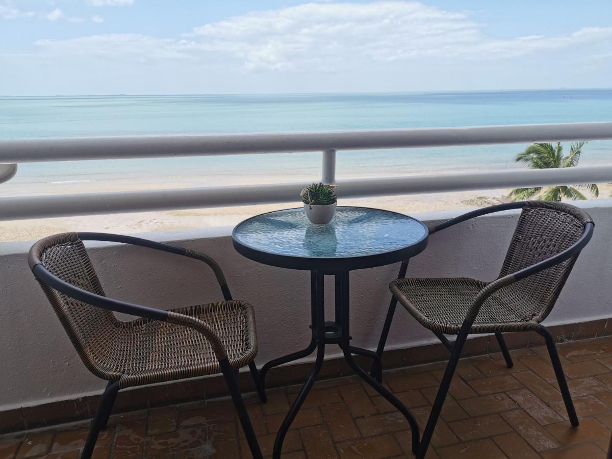 Apartamento Tanjung Tuan Regency Port Dickson 1 Carpark Exterior foto