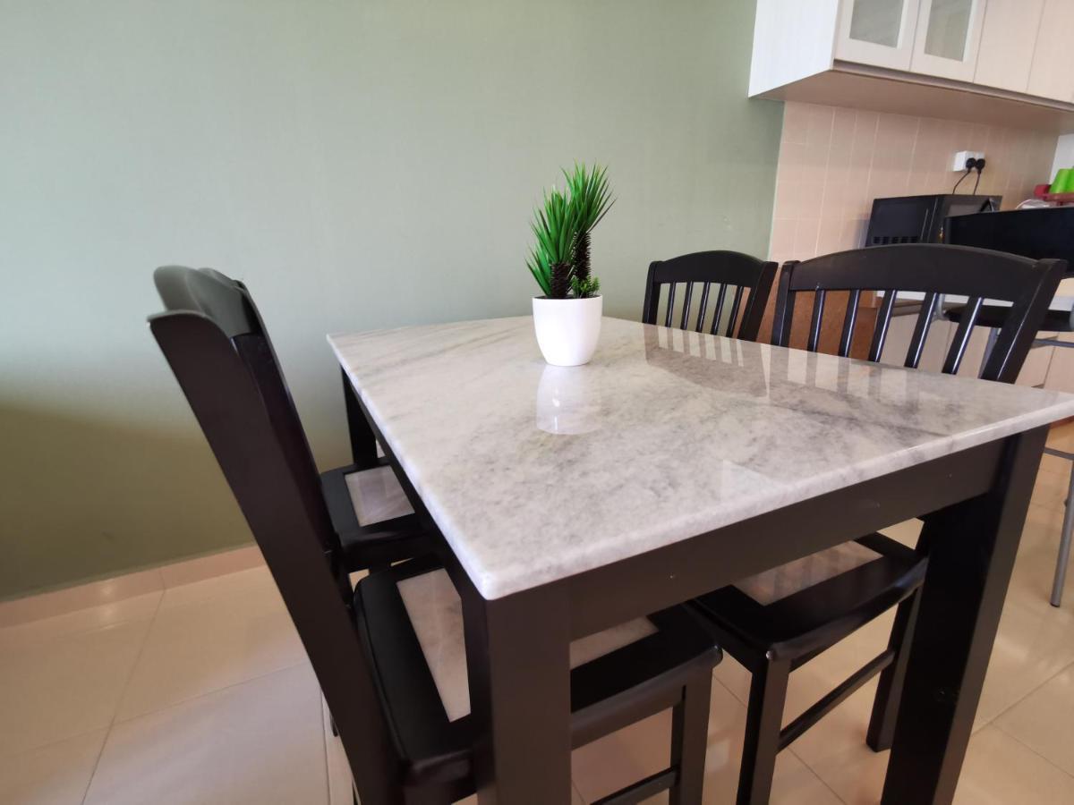 Apartamento Tanjung Tuan Regency Port Dickson 1 Carpark Exterior foto