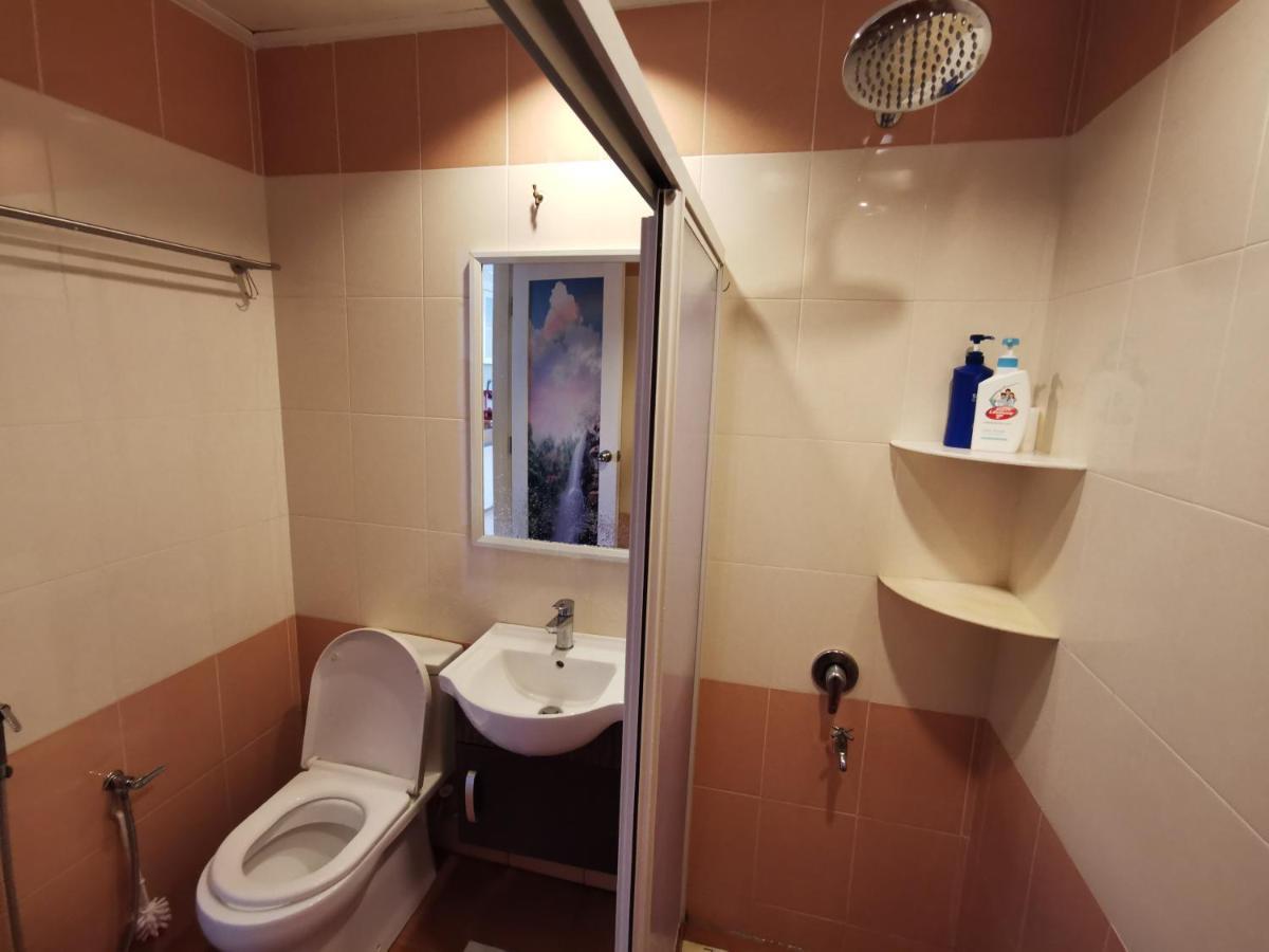 Apartamento Tanjung Tuan Regency Port Dickson 1 Carpark Exterior foto